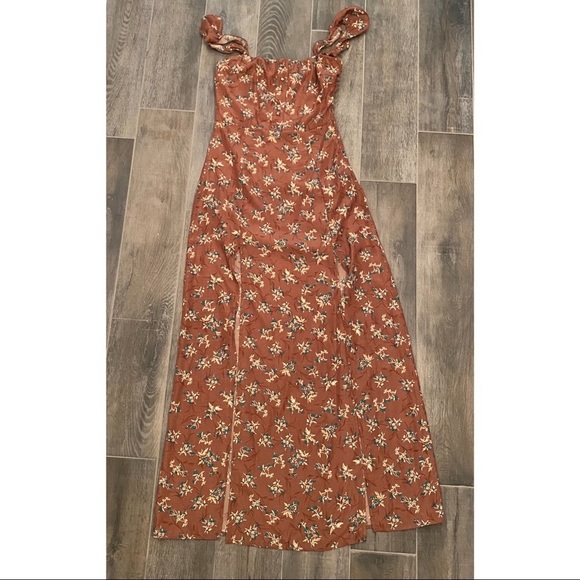 Like new- Flutter Sleeve Floral Maxi Dress - Picture 7 of 12